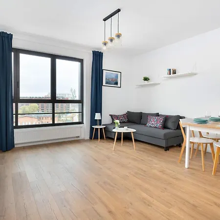 Modern With Historic Shipyard Views And Parking By Renters * Gdańsk