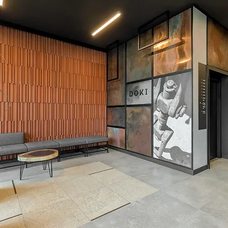 Modern With Historic Shipyard Views And Parking By Renters Gdańsk