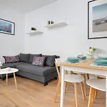 Modern With Historic Shipyard Views And Parking By Renters Appartamento Danzica