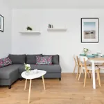 Modern With Historic Shipyard Views And Parking By Renters Apartment Gdansk