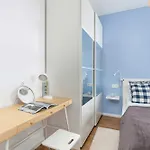 Apartment Modern With Historic Shipyard Views And Parking By Renters