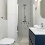 Modern With Historic Shipyard Views And Parking By Renters Apartment Gdansk