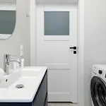 Apartment Modern With Historic Shipyard Views And Parking By Renters Gdansk