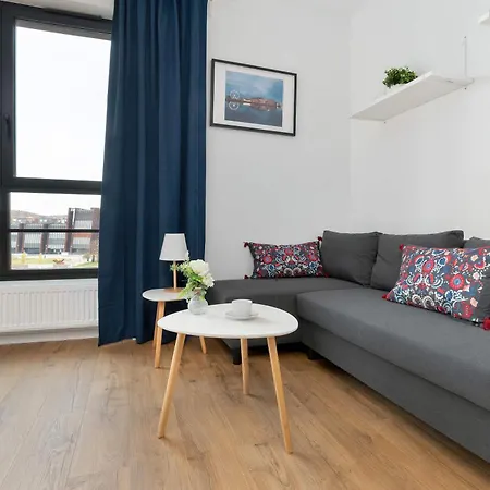 Modern With Historic Shipyard Views And Parking By Renters Apartamento