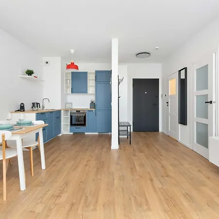 Lägenhet Modern With Historic Shipyard Views And Parking By Renters *