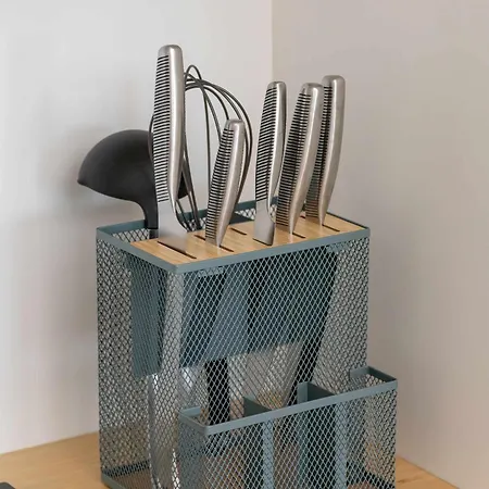 Modern With Historic Shipyard Views And Parking By Renters