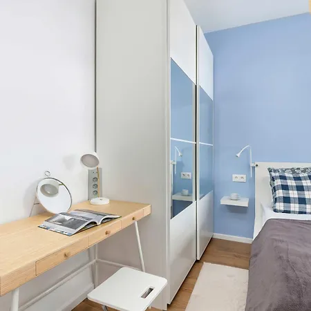 Apartament Modern With Historic Shipyard Views And Parking By Renters