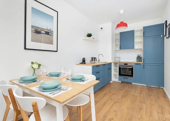 Apartment Modern With Historic Shipyard Views And Parking By Renters *