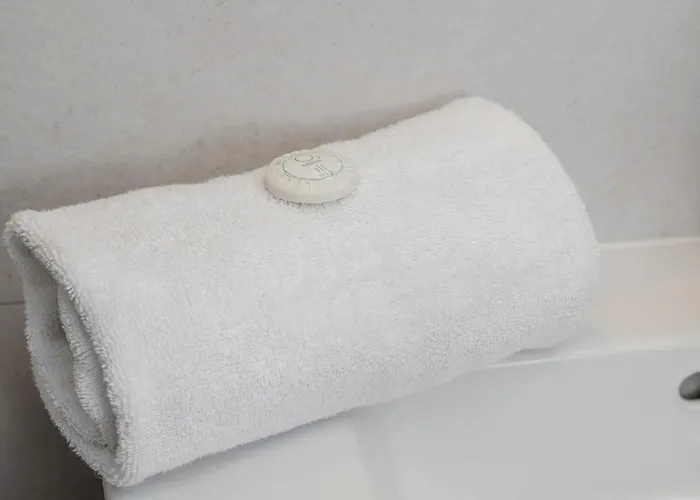 Lägenhet Modern With Historic Shipyard Views And Parking By Renters Gdańsk